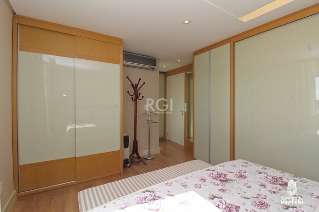 Imagem Cobertura com 1 Quarto à Venda, 150 m² em São João - Porto Alegre Imagem Cobertura com 1 Quarto à Venda, 150 m² em São João - Porto Alegre