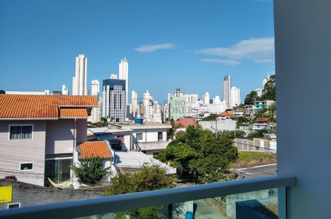 Imagem Sobrado com 3 Quartos à Venda, 130 m² em Ariribá - Balneário Camboriú