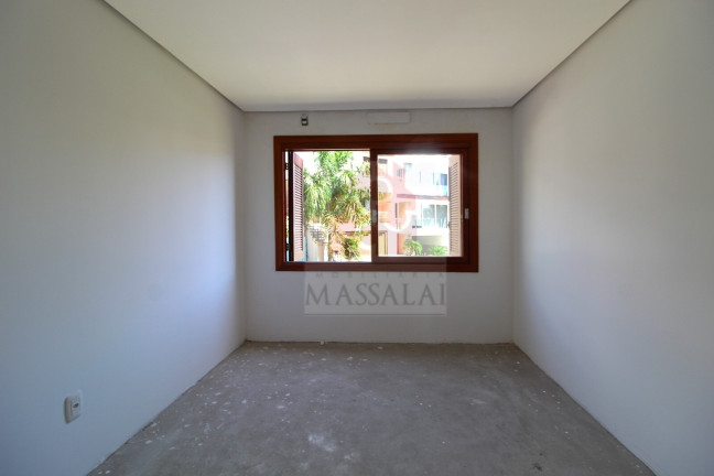 Imagem Casa com 3 Quartos à Venda, 240 m² em Vila Nova - Porto Alegre Imagem Casa com 3 Quartos à Venda, 240 m² em Vila Nova - Porto Alegre
