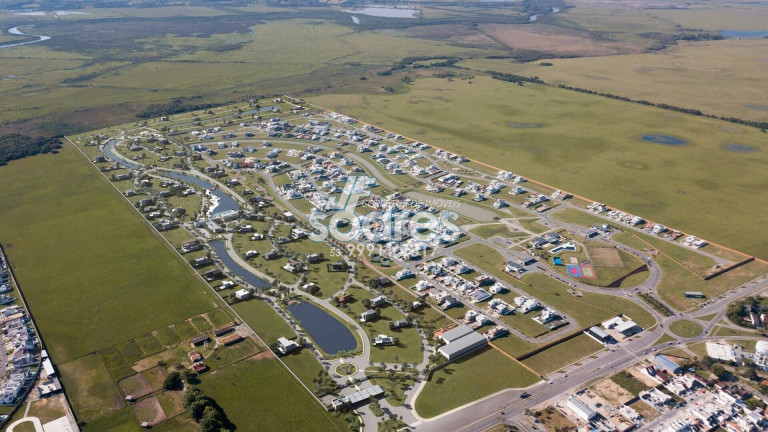 Imagem Terreno à Venda, 300 m² em Laranjal - Pelotas