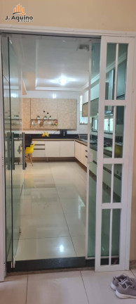Imagem Casa com 4 Quartos à Venda, 208 m² em Cajazeiras - Fortaleza Imagem Casa com 4 Quartos à Venda, 208 m² em Cajazeiras - Fortaleza