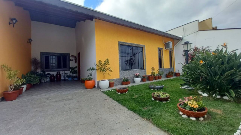 Imagem Casa com 4 Quartos à Venda, 250 m² em Jardim Independência - Taubaté Imagem Casa com 4 Quartos à Venda, 250 m² em Jardim Independência - Taubaté