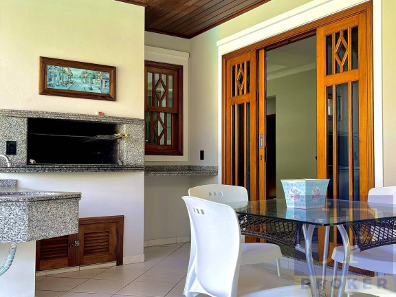 Imagem Casa com 5 Quartos para Temporada, 350 m² em Jurerê Internacional - Florianópolis Imagem Casa com 5 Quartos para Temporada, 350 m² em Jurerê Internacional - Florianópolis