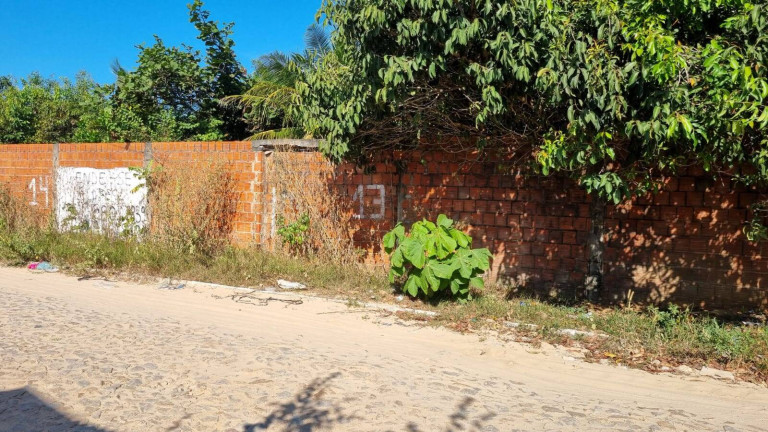 Imagem Terreno à Venda, 1.750 m² em Aquiraz