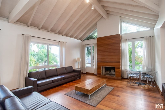 Imagem Casa com 3 Quartos à Venda, 227 m² em Jardim Carvalho - Porto Alegre Imagem Casa com 3 Quartos à Venda, 227 m² em Jardim Carvalho - Porto Alegre