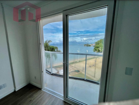Imagem Imóvel com 3 Quartos à Venda, 1 m²