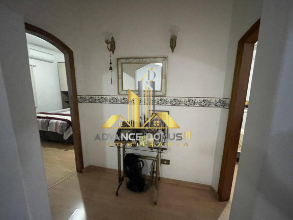Imagem Casa de Vila com 2 Quartos à Venda, 215 m²