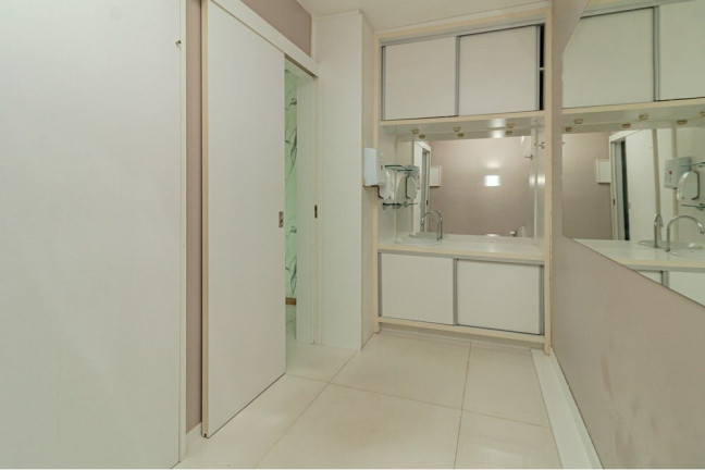 Imagem Sala Comercial à Venda, 40 m² em Cristal - Porto Alegre Imagem Sala Comercial à Venda, 40 m² em Cristal - Porto Alegre