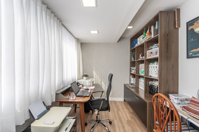 Imagem Imóvel com 3 Quartos à Venda, 240 m² em Chácara Das Pedras - Porto Alegre Imagem Imóvel com 3 Quartos à Venda, 240 m² em Chácara Das Pedras - Porto Alegre