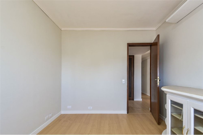 Imagem Imóvel com 3 Quartos à Venda, em Vila Andrade - São Paulo Imagem Imóvel com 3 Quartos à Venda, em Vila Andrade - São Paulo