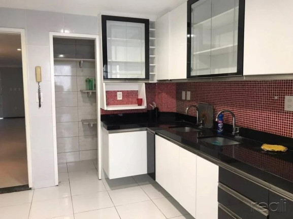 Imagem Casa com 4 Quartos à Venda, 213 m² em Cidade Dos Funcionários - Fortaleza Imagem Casa com 4 Quartos à Venda, 213 m² em Cidade Dos Funcionários - Fortaleza