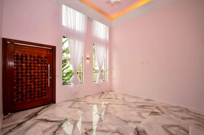 Imagem Casa com 6 Quartos à Venda, 450 m² em Bacacheri - Curitiba Imagem Casa com 6 Quartos à Venda, 450 m² em Bacacheri - Curitiba