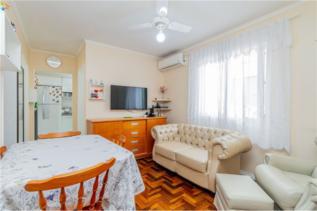 Imagem Imóvel com 2 Quartos à Venda, em Menino Deus - Porto Alegre Imagem Imóvel com 2 Quartos à Venda, em Menino Deus - Porto Alegre