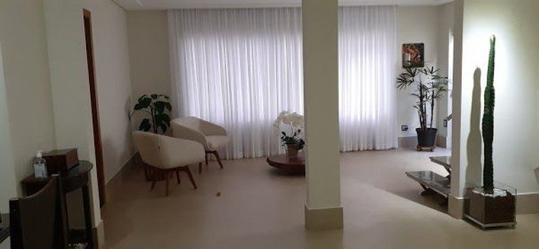 Sobrado com 4 Quartos à Venda, 310 m² em Vila Assunção - Santo André