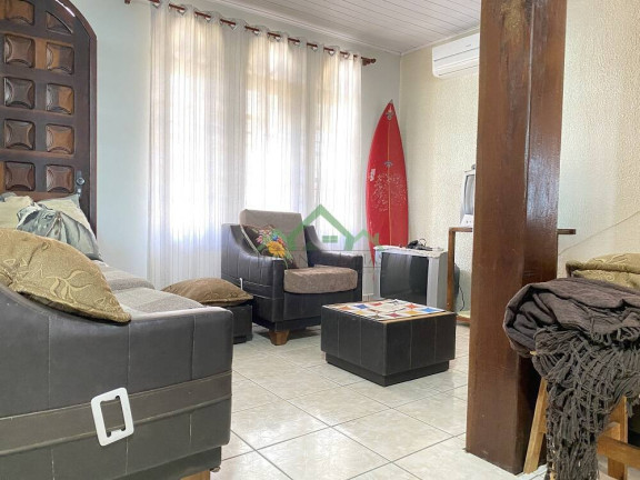 Imagem Casa com 4 Quartos à Venda, 160 m² em Costeira - Balneário Barra Do Sul Imagem Casa com 4 Quartos à Venda, 160 m² em Costeira - Balneário Barra Do Sul