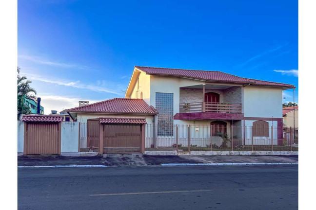 Casa com 3 Quartos à Venda,  em Igara - Canoas