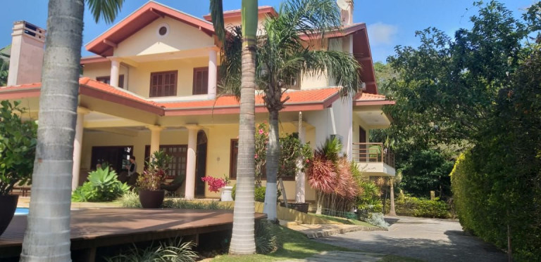 Imagem Casa com 4 Quartos à Venda, 351 m² em Taquaras - Balneário Camboriú Imagem Casa com 4 Quartos à Venda, 351 m² em Taquaras - Balneário Camboriú