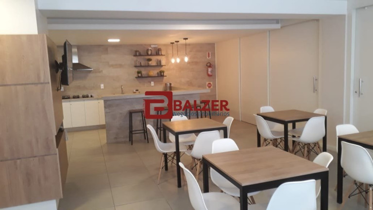 Imagem Apartamento com 2 Quartos à Venda, 60 m² em Trindade - Florianópolis Imagem Apartamento com 2 Quartos à Venda, 60 m² em Trindade - Florianópolis