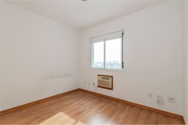 Imagem Apartamento com 3 Quartos à Venda, 90 m² em Azenha - Porto Alegre Imagem Apartamento com 3 Quartos à Venda, 90 m² em Azenha - Porto Alegre