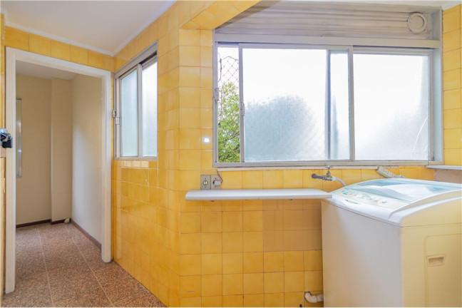 Imagem Imóvel com 3 Quartos à Venda, em Auxiliadora - Porto Alegre Imagem Imóvel com 3 Quartos à Venda, em Auxiliadora - Porto Alegre
