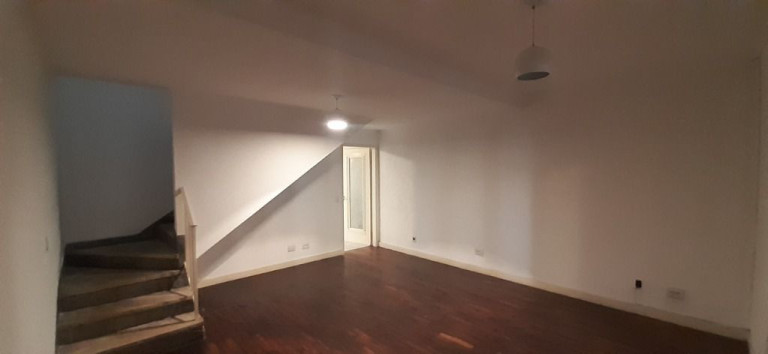 Imagem Sobrado com 3 Quartos à Venda, 165 m² em Vila Figueira - Suzano Imagem Sobrado com 3 Quartos à Venda, 165 m² em Vila Figueira - Suzano