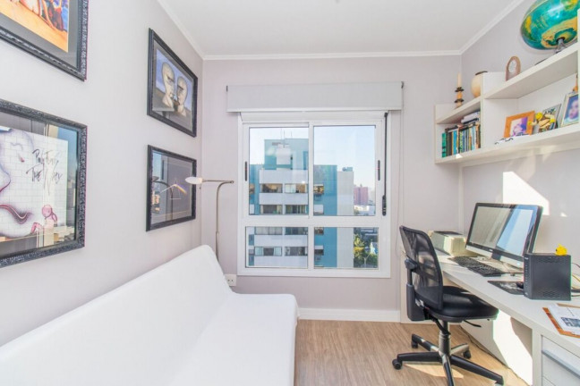 Imagem Imóvel com 3 Quartos à Venda, 102 m² em Menino Deus - Porto Alegre Imagem Imóvel com 3 Quartos à Venda, 102 m² em Menino Deus - Porto Alegre