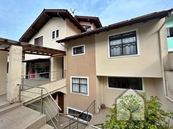 Imagem Casa com 4 Quartos à Venda, 396 m² em Itacorubi - Florianópolis Imagem Casa com 4 Quartos à Venda, 396 m² em Itacorubi - Florianópolis