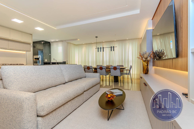 Imagem Apartamento com 3 Quartos à Venda, 129 m² em Centro - Balneário Camboriú Imagem Apartamento com 3 Quartos à Venda, 129 m² em Centro - Balneário Camboriú