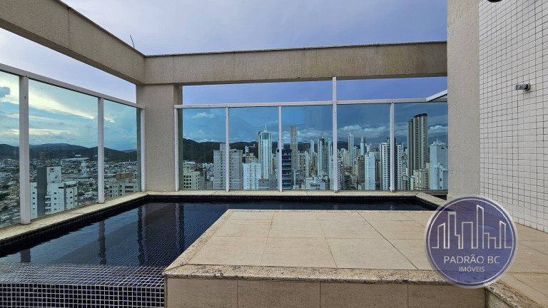 Imagem Cobertura com 3 Quartos para Alugar, 250 m² em Centro - Balneário Camboriú Imagem Cobertura com 3 Quartos para Alugar, 250 m² em Centro - Balneário Camboriú
