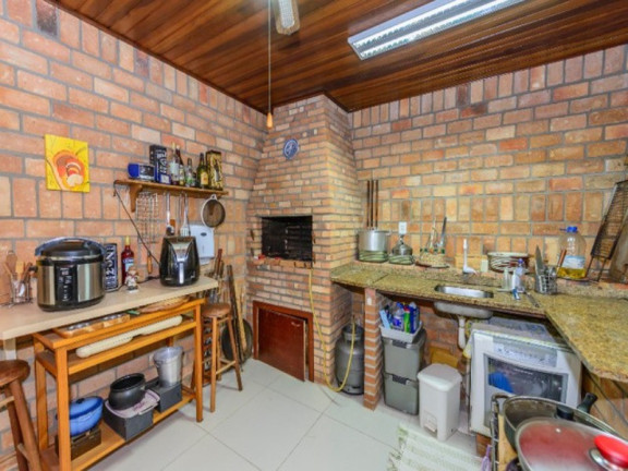 Imagem Casa com 5 Quartos à Venda, 290 m² em Jardim Itu - Porto Alegre