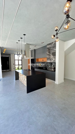 Imagem Casa com 3 Quartos à Venda, 297 m² Imagem Casa com 3 Quartos à Venda, 297 m²
