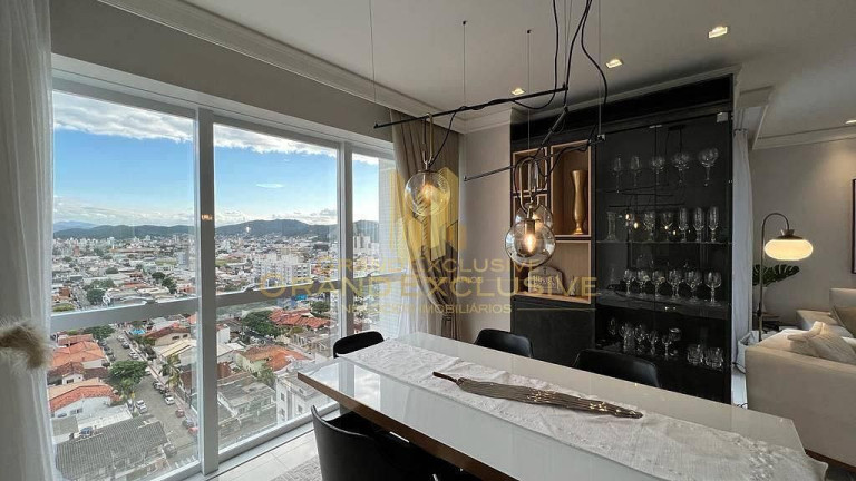 Imagem Apartamento com 3 Quartos à Venda, 140 m² em Centro - Balneário Camboriú Imagem Apartamento com 3 Quartos à Venda, 140 m² em Centro - Balneário Camboriú