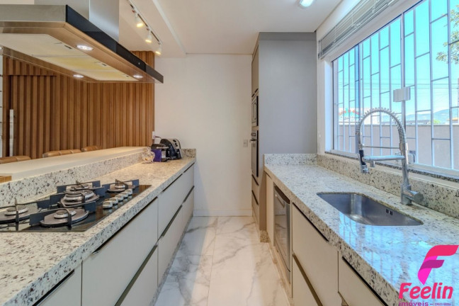 Imagem Casa de Condomínio com 3 Quartos à Venda, 199 m² em São João Do Rio Vermelho - Florianópolis Imagem Casa de Condomínio com 3 Quartos à Venda, 199 m² em São João Do Rio Vermelho - Florianópolis