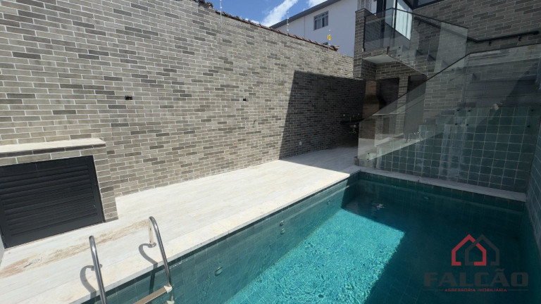 Casa com 3 Quartos à Venda, 250 m² em Embaré - Santos