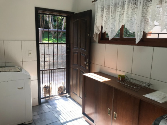 Imagem Casa com 4 Quartos à Venda, 230 m² em Jardim Itu - Porto Alegre