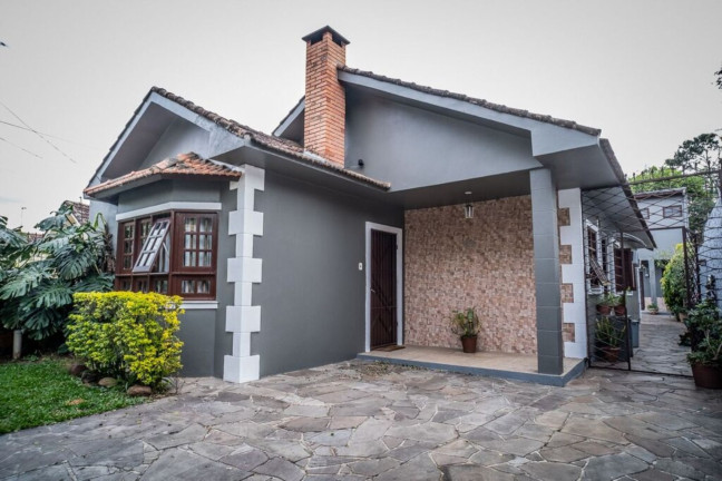 Imóvel com 4 Quartos à Venda,  em Sarandi - Porto Alegre