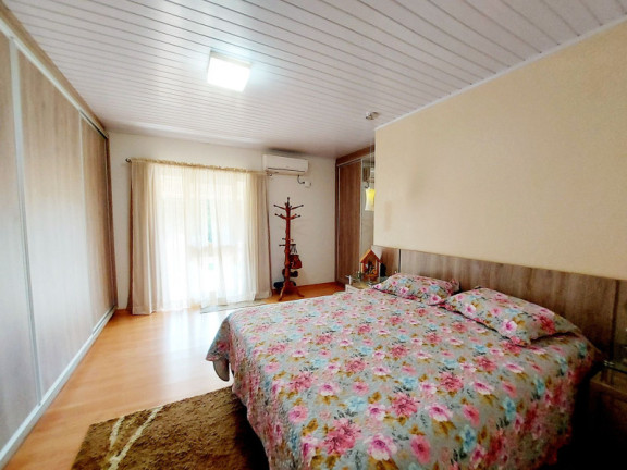 Imagem Casa com 3 Quartos à Venda, 205 m²