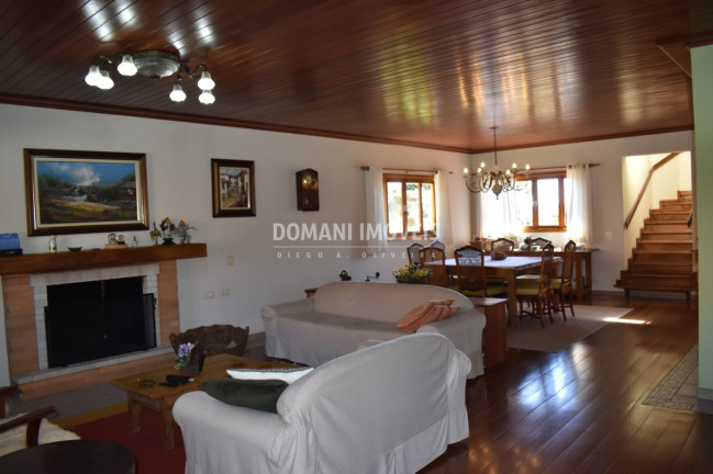 Imagem Casa com 4 Quartos à Venda, 363 m² em Região Do Alto Da Boa Vista - Campos Do Jordão Imagem Casa com 4 Quartos à Venda, 363 m² em Região Do Alto Da Boa Vista - Campos Do Jordão