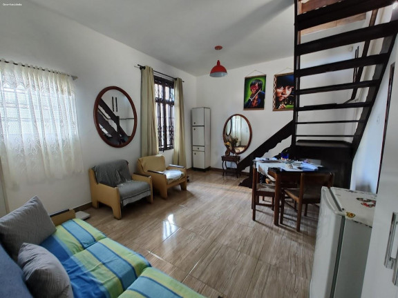 Imagem Casa com 5 Quartos à Venda, 244 m² em Centro - Joinville Imagem Casa com 5 Quartos à Venda, 244 m² em Centro - Joinville