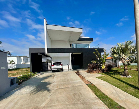 Casa com 4 Quartos à Venda, 450 m² em Botucatu