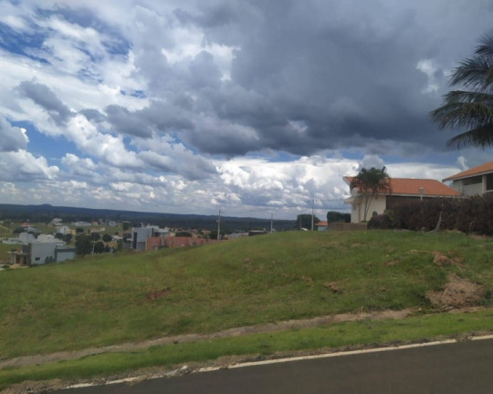 Imagem Terreno à Venda, em Ninho Verde 2 - Pardinho Imagem Terreno à Venda, em Ninho Verde 2 - Pardinho