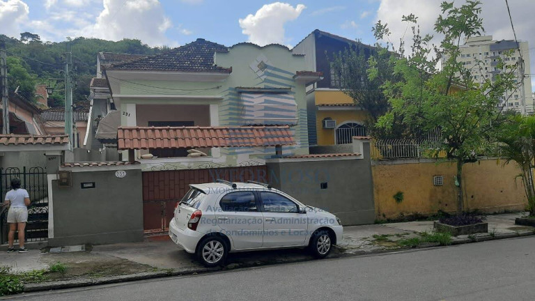 Imagem Casa com 5 Quartos à Venda, 102 m² em Santa Rosa - Niterói