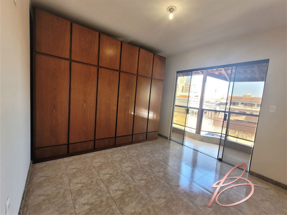 Imagem Sobrado com 3 Quartos à Venda, 231 m² em Centro - Balneário Camboriú Imagem Sobrado com 3 Quartos à Venda, 231 m² em Centro - Balneário Camboriú