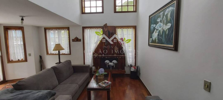 Imagem Casa com 4 Quartos à Venda, 257 m² em Alto Do Capivari - Campos Do Jordão Imagem Casa com 4 Quartos à Venda, 257 m² em Alto Do Capivari - Campos Do Jordão