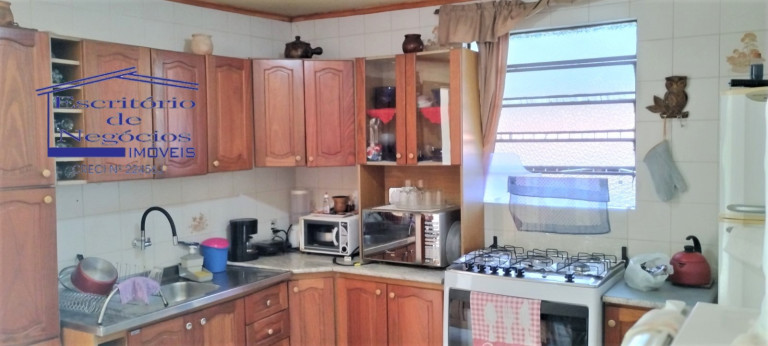 Imagem Casa com 4 Quartos à Venda, 250 m² em Agronomia - Porto Alegre Imagem Casa com 4 Quartos à Venda, 250 m² em Agronomia - Porto Alegre