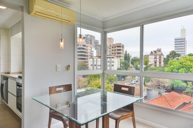Imagem Imóvel com 1 Quarto à Venda, 51 m² em Petrópolis - Porto Alegre Imagem Imóvel com 1 Quarto à Venda, 51 m² em Petrópolis - Porto Alegre
