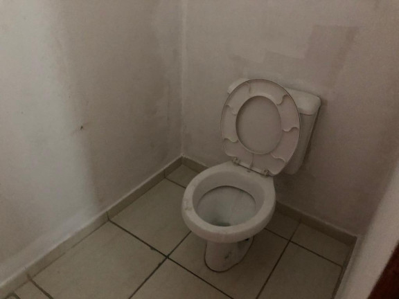 Sala Comercial à Venda ou Locação, 80 m² em Jardim Santa Helena - Suzano