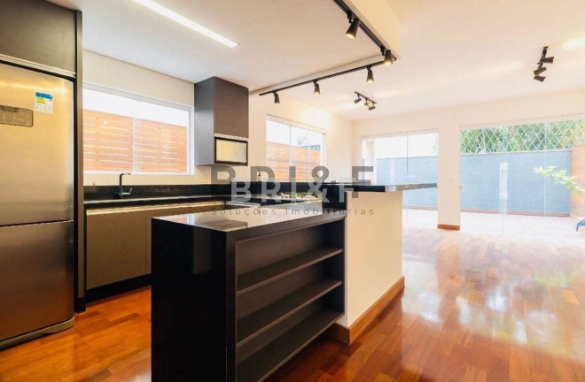 Imagem Casa com 3 Quartos à Venda, 300 m² em Jardim Viana - São Paulo Imagem Casa com 3 Quartos à Venda, 300 m² em Jardim Viana - São Paulo
