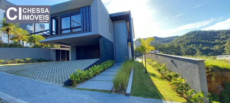 Imagem Sobrado com 4 Quartos à Venda, 600 m² em Ariribá - Balneário Camboriú Imagem Sobrado com 4 Quartos à Venda, 600 m² em Ariribá - Balneário Camboriú