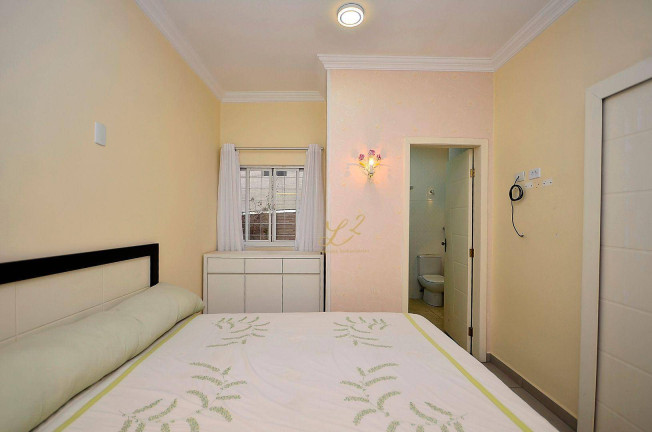 Imagem Casa com 6 Quartos à Venda, 450 m² em Bacacheri - Curitiba Imagem Casa com 6 Quartos à Venda, 450 m² em Bacacheri - Curitiba